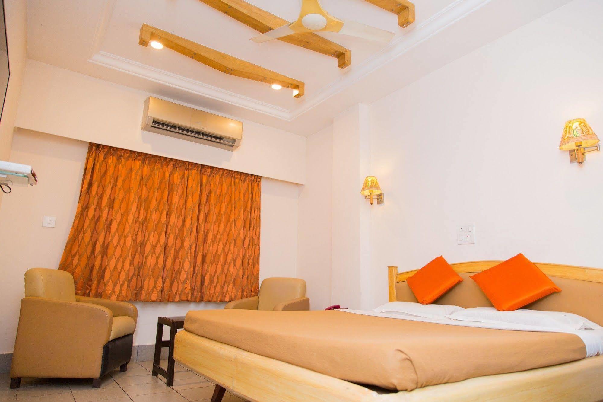 Fabhotel Kinnera Comforts Railway Station Visakhapatnam Exterior foto