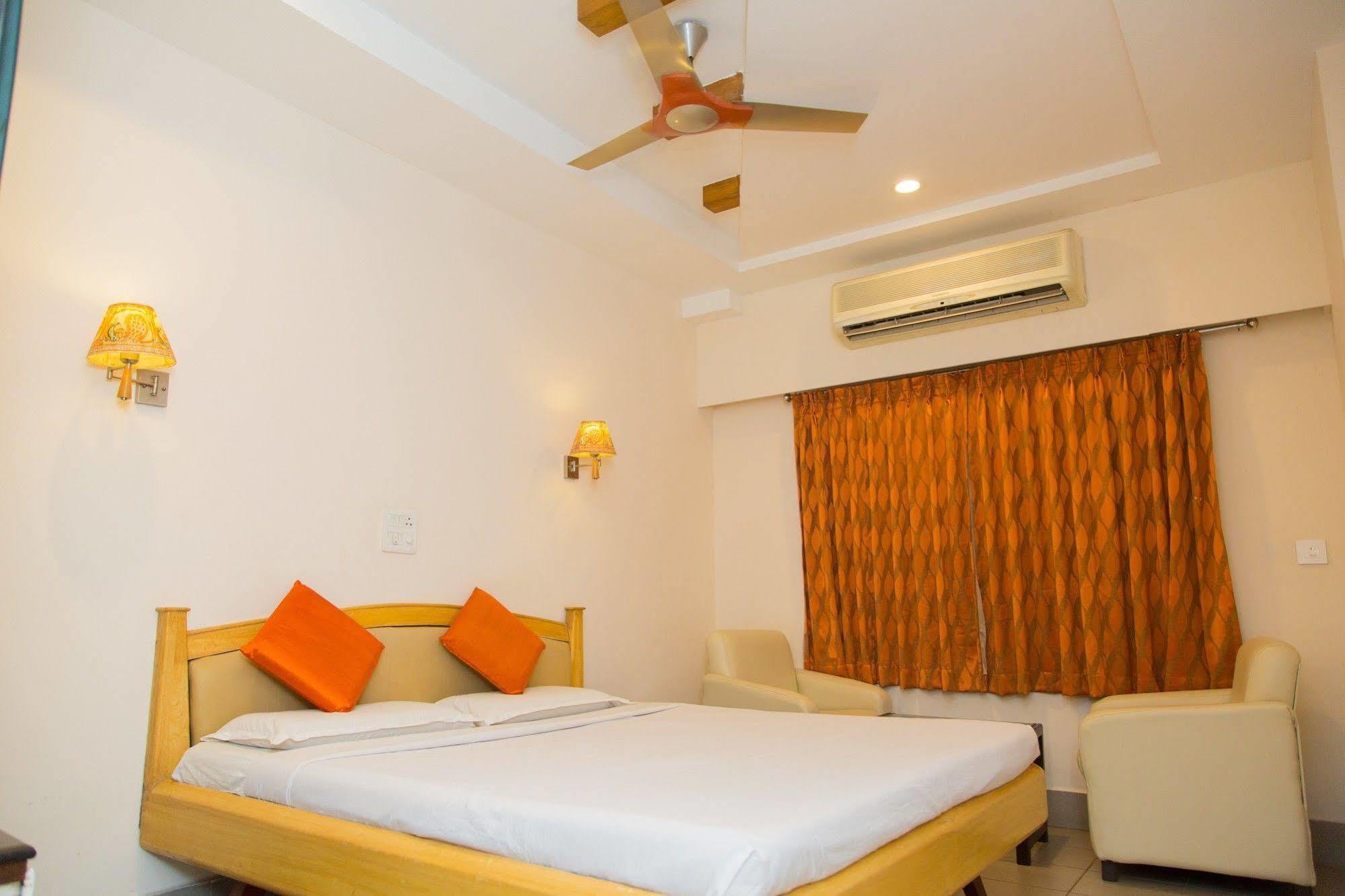 Fabhotel Kinnera Comforts Railway Station Visakhapatnam Exterior foto